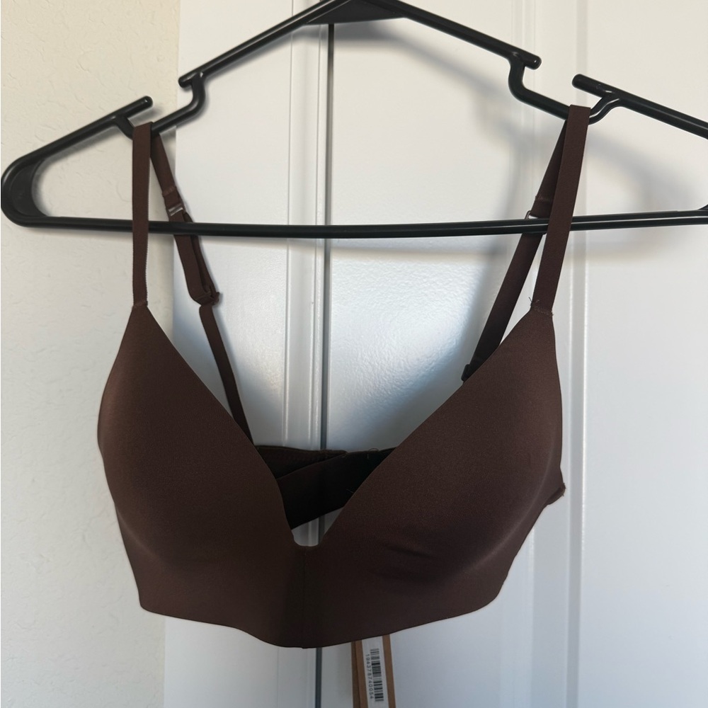 NWT SKIMS Wireless Form Bra 32A